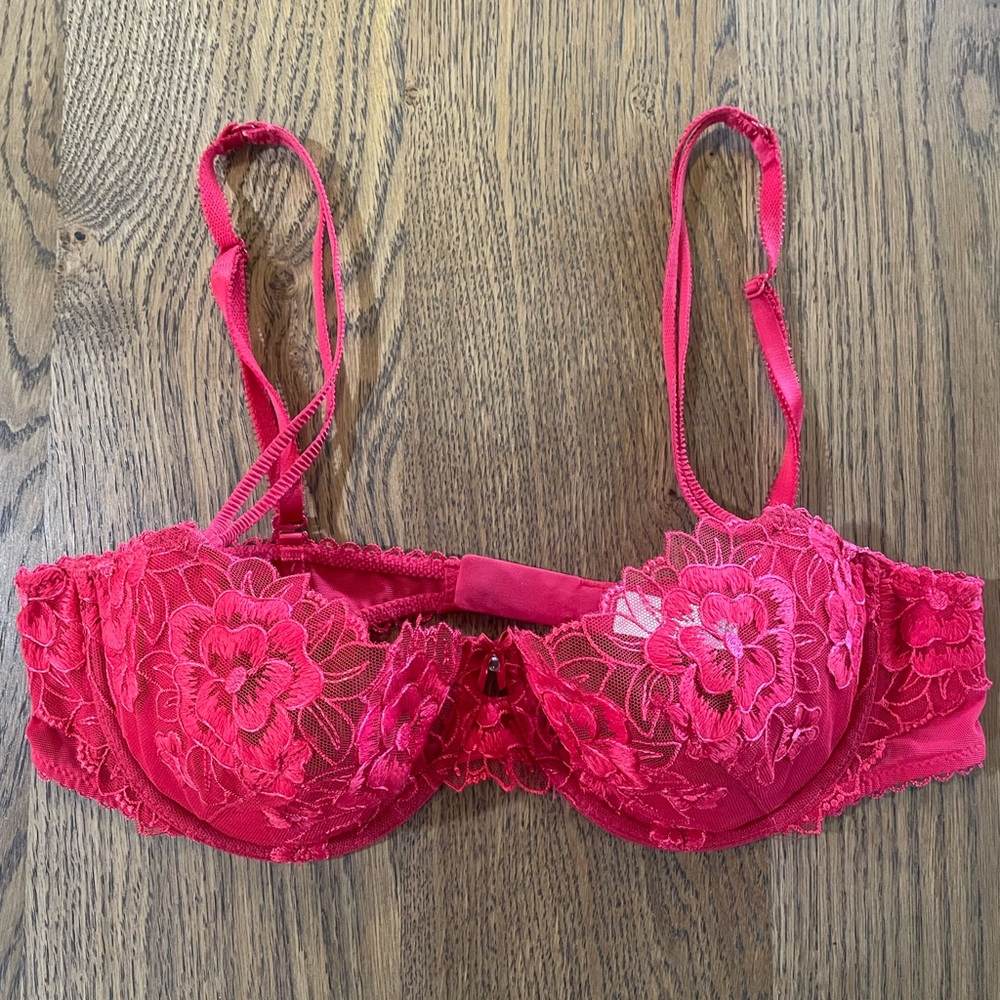 Victoria’s Secret red floral balconette bra NWOT